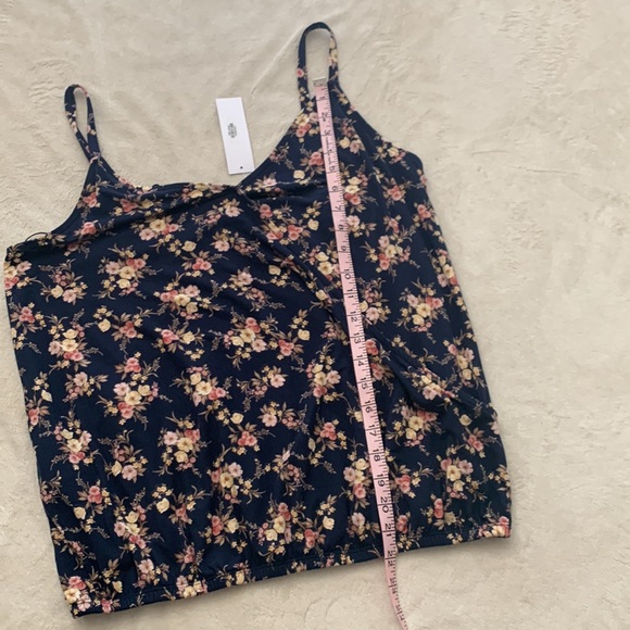 Floral tank top - Picture 3 of 7